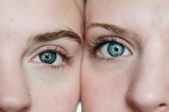 Augen zweier Frauen